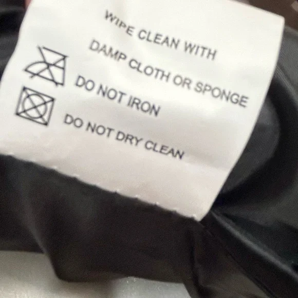 Robert Phillipe Graffiti Print Faux Leather Cropped Motorcycle Jacket Size M Stu - Picture 12 of 15